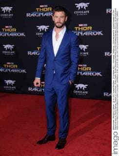 10 October 2017 - Hollywood, California - Chris Hemsworth. World Premiere of Thor: Ragnarok held at The El Capitan Theater in Hollywood. Photo Credit: Birdie Thompson AdMedia 221410 AdMedia Starface 2017-10-10 CA Hollywood Etats-Unis  Copyright: xAdMediax STAR_221410_001