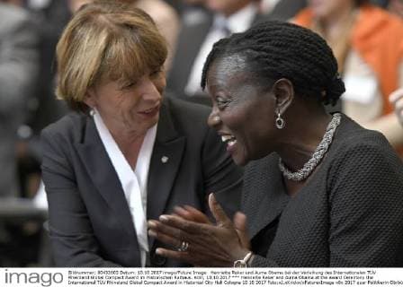 Henriette Reker und Auma Obama bei der Verleihung des Internationalen TÜV Rheinland Global Compact Award im Historischen Rathaus. Köln, 10.10.2017