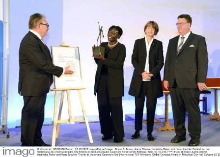 Bruno O. Braun, Auma Obama, Henriette Reker und Hans-Joachim Fuchtel bei der Verleihung des Internationalen TÜV Rheinland Global Compact Award im Historischen Rathaus. Köln, 10.10.2017