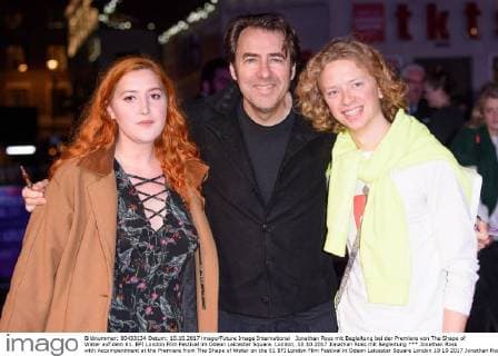 Jonathan Ross mit Begleitung bei der Premiere von The Shape of Water auf dem 61. BFI London Film Festival im Odeon Leicester Square. London, 10.10.2017 Jonathan Ross mit Begleitung