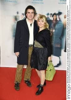 Roswitha Schreiner mit Ehemann Andreas Gotzler bei der Premiere des Kinofilms Die Unsichtbaren - Wir wollen leben im Kino International. Berlin, 10.10.2017