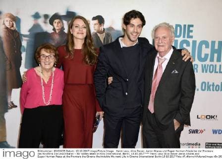 Hanni Levy, Alice Dwyer, Aaron Altaras und Eugen Herman-Friede bei der Premiere des Kinofilms Die Unsichtbaren - Wir wollen leben im Kino International. Berlin, 10.10.2017