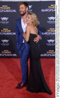 Cast member Chris Hemsworth and his wife, actress Elsa Pataky attend the premiere of the sci-fi motion picture Thor: Ragnarok at the El Capitan Theatre in the Hollywood section of Los Angeles on October 10, 2017. Storyline: Thor is imprisoned on the other side of the universe and finds himself in a race against time to get back to Asgard to stop Ragnarok, the destruction of his homeworld and the end of Asgardian civilization, at the hands of an all-powerful new threat, the ruthless Hela.  LAP2017101023 JIMxRUYMEN
