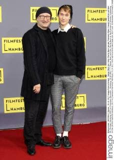 Rainer Bock mit Sohn Moritz Bock bei der Premiere Wenn Frauen ausziehen auf dem 25. Filmfest Hamburg 2017 im Cinemaxx Dammtor. Hamburg, 10.10.2017