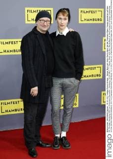 Rainer Bock mit Sohn Moritz Bock bei der Premiere Wenn Frauen ausziehen auf dem 25. Filmfest Hamburg 2017 im Cinemaxx Dammtor. Hamburg, 10.10.2017