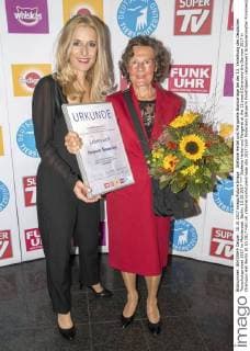 Stefanie Hertel und Margarete Bonmariage bei der 13. Verleihung des Deutschen Tierschutzpreises 2017 im Meistersaal. Berlin, 10.10.2017