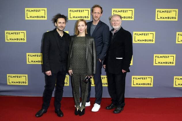 Damian Schipporeit, Katharina Schüttler, Stephan Kampwirth und Hermann Beyer bei der Premiere Tian - Das Geheimnis der Schmuckstraße auf dem 25. Filmfest Hamburg 2017 im Cinemaxx Dammtor. Hamburg, 10.10.2017
