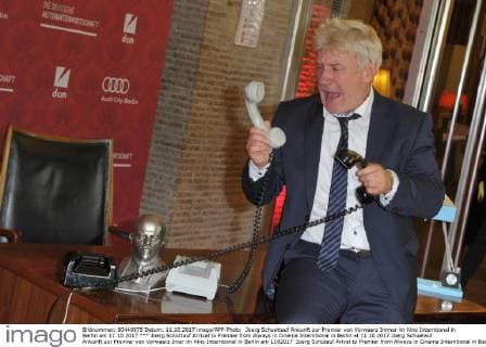 Joerg Schuettauf Ankunft zur Premier von Vorwaerz Immer im Kino Interntional in Berlin am 11.10.2017