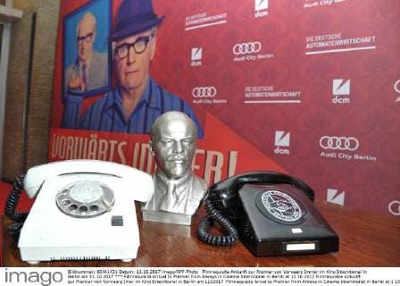 Filmrequisite Ankunft zur Premier von Vorwaerz Immer im Kino Interntional in Berlin am 11.10.2017