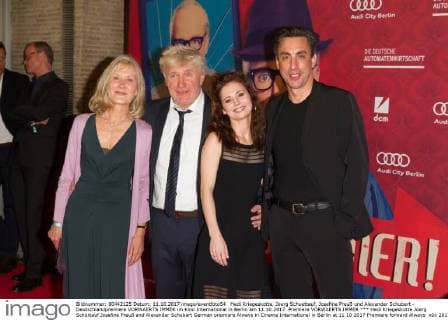 Hedi Kriegeskotte, Joerg Schuettauf, Josefine Preuß und Alexander Schubert - Deutschlandpremiere VORWAERTS IMMER im Kino International in Berlin am 11.10.2017. Premiere VORWAERTS IMMER