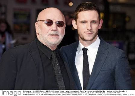 Peter Turner und Jamie Bell bei der Premiere von Film Stars Don t Die in Liverpool auf dem 61. BFI London Film Festival im Odeon Leicester Square. London, 11.10.2017 Peter Turner, Jamie Bell