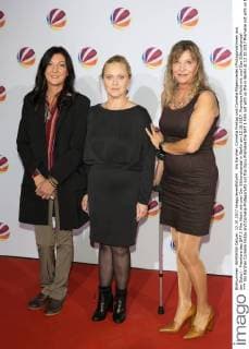 Iris Karcher, Cornelia Freitag und Cornelia Pilgenroeder (Protagonistinnen aus der Doku) - Premiere des SAT.1 Film Nicht mit uns! Der Silikonskandal in Berlin am 12.10.2017. Premiere Nicht mit uns! Der Silikonskandal