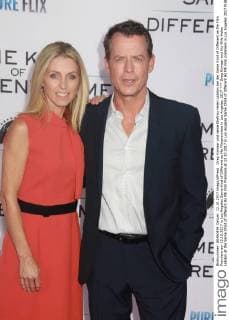 Greg Kinnear und seine Ehefrau Helen Labdon bei der Same Kind of Different as Me Film Premiere am 12.10.2017 in Los Angeles Same Kind of Different as Me Filmpremiere in Los Angeles, 2017