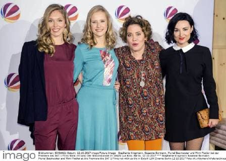 Stephanie Krogmann, Susanne Bormann, Muriel Baumeister und Mimi Fiedler bei der Premiere des SAT.1 Films Nicht mit uns! Der Silikonskandal im Delphi Lux Kino. Berlin, 12.10.2017