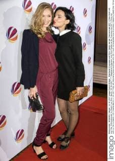 Stephanie Krogmann und Mimi Fiedler bei der Premiere des SAT.1 Films Nicht mit uns! Der Silikonskandal im Delphi Lux Kino. Berlin, 12.10.2017