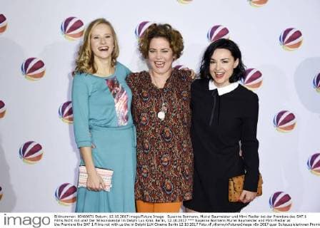Susanne Bormann, Muriel Baumeister und Mimi Fiedler bei der Premiere des SAT.1 Films Nicht mit uns! Der Silikonskandal im Delphi Lux Kino. Berlin, 12.10.2017