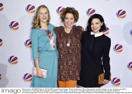 Susanne Bormann, Muriel Baumeister und Mimi Fiedler bei der Premiere des SAT.1 Films Nicht mit uns! Der Silikonskandal im Delphi Lux Kino. Berlin, 12.10.2017