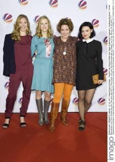 Themen der Woche Bilder des Tages Stephanie Krogmann, Susanne Bormann, Muriel Baumeister und Mimi Fiedler bei der Premiere des SAT.1 Films Nicht mit uns! Der Silikonskandal im Delphi Lux Kino. Berlin, 12.10.2017