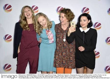 Stephanie Krogmann, Susanne Bormann, Muriel Baumeister und Mimi Fiedler bei der Premiere des SAT.1 Films Nicht mit uns! Der Silikonskandal im Delphi Lux Kino. Berlin, 12.10.2017
