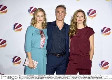 Susanne Bormann, Hannes Jaenicke und Stephanie Krogmann bei der Premiere des SAT.1 Films Nicht mit uns! Der Silikonskandal im Delphi Lux Kino. Berlin, 12.10.2017