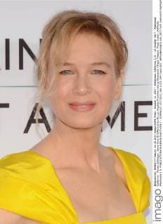 October 12, 2017 - Westwood, California, U.S. - 12 October 2017 - Westwood, California - Renee Zellweger. Same Kind Of Different As Me Los Angeles Premiere held at Westwood Village Theatre. Photo Credit: AdMedia Westwood U.S. - ZUMAa123 20171012_zaa_a123_054 Copyright: xBillyxBennightx