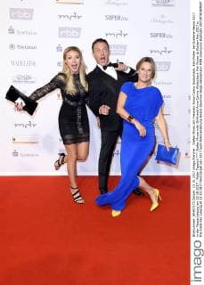 Stefan Mross mit Freundin Anna-Carina Woitschack, Kim Fisher bei Goldene Henne 2017 in der Messe Leipzig am 13.10.2017 - Roter Teppich
