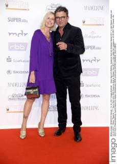 Hans Sigl mit Ehefrau Susanne Sigl bei Goldene Henne 2017 in der Messe Leipzig am 13.10.2017 - Roter Teppich