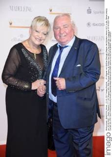 Ulli Wegner mit Ehefrau Margret Wegner bei Goldene Henne 2017 in der Messe Leipzig am 13.10.2017 - Roter Teppich