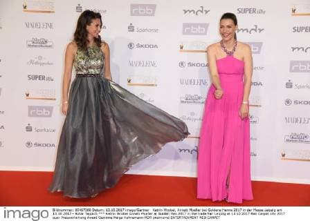 Katrin Wrobel, Annett Moeller bei Goldene Henne 2017 in der Messe Leipzig am 13.10.2017 - Roter Teppich