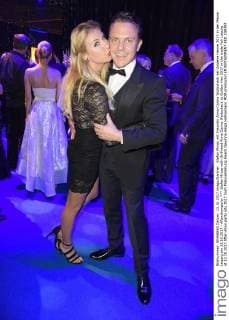 Stefan Mross mit Freundin Anna-Carina Woitschack bei Goldene Henne 2017 in der Messe Leipzig am 13.10.2017 - Aftershowparty
