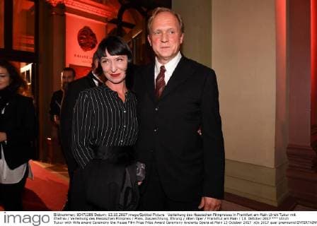 Verleihung des Hessischen Filmpreises in Frankfurt am Main Ulrich Tukur mit Ehefrau Verleihung des Hessischen Filmpreis Preis, Auszeichnung, Ehrung Alten Oper Frankfrut am Main 13. Oktober 2017