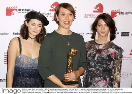 Lea van Acken, Teresa Hoerl und Lisa-Marie Koroll bei der 28. Verleihung des Hessischen Film- und Kinopreises in der Alten Oper. Frankfurt, 13.10.2017