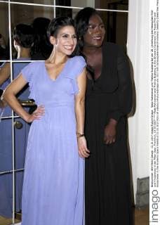 Neda Rahmanian und Thelma Buabeng bei der 28. Verleihung des Hessischen Film- und Kinopreises in der Alten Oper. Frankfurt, 13.10.2017