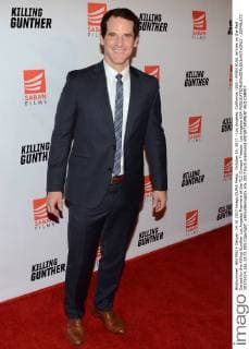 October 14, 2017 - Los Angeles, California, USA - RYAN GUAL arrives on the Red Carpet for the Killing Gunther Los Angeles Premiere at the TLC Chinese Theater. Los Angeles USA - ZUMAb173 20171014_zap_b173_005 Copyright: xBillyxBennightx