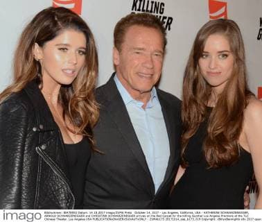 October 14, 2017 - Los Angeles, California, USA - KATHERINE SCHWARZENEGGER, ARNOLD SCHWARZENEGGER and CHRISTINA SCHWARZENEGGER arrives on the Red Carpet for the Killing Gunther Los Angeles Premiere at the TLC Chinese Theater. Los Angeles USA - ZUMAb173 20171014_zap_b173_019 Copyright: xBillyxBennightx