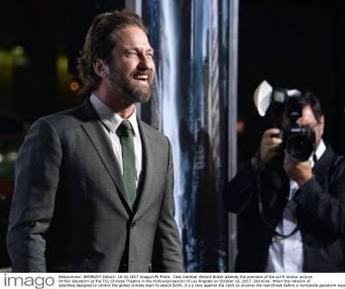 Cast member Gerard Butler attends the premiere of the sci-fi motion picture thriller Geostorm at the TCL Chinese Theatre in the Hollywood section of Los Angeles on October 16, 2017. Storyline: When the network of satellites designed to control the global climate start to attack Earth, it s a race against the clock to uncover the real threat before a worldwide geostorm wipes out everything and everyone.  LAP2017101604 JIMxRUYMEN