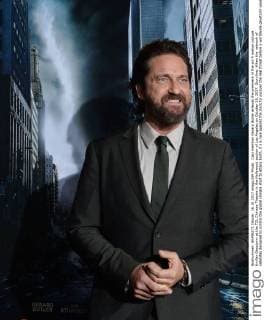 Cast member Gerard Butler attends the premiere of the sci-fi motion picture thriller Geostorm at the TCL Chinese Theatre in the Hollywood section of Los Angeles on October 16, 2017. Storyline: When the network of satellites designed to control the global climate start to attack Earth, it s a race against the clock to uncover the real threat before a worldwide geostorm wipes out everything and everyone.  LAP2017101611 JIMxRUYMEN