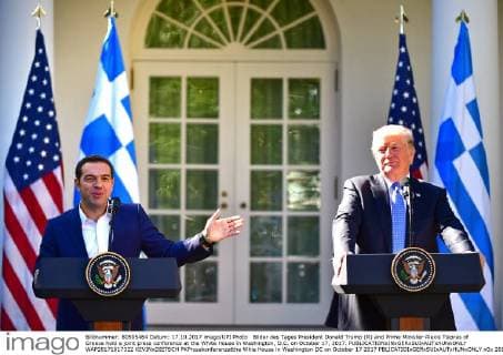 Bilder des Tages President Donald Trump (R) and Prime Minister Alexis Tsipras of Greece hold a joint press conference at the White House in Washington, D.C. on October 17, 2017.  WAP20171017322 KEVINxDIETSCH