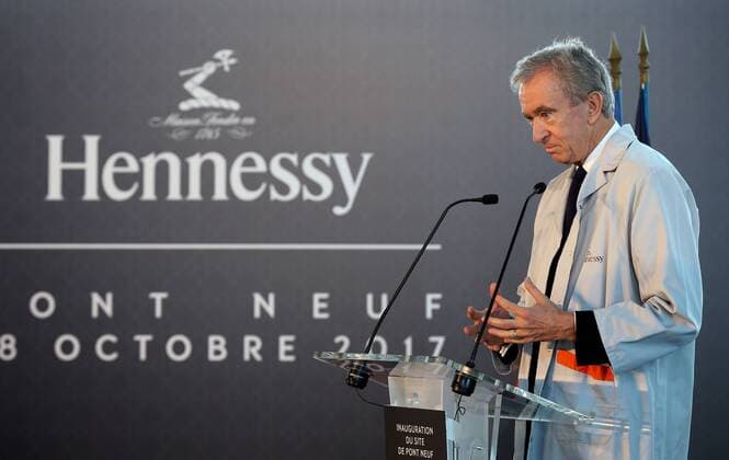 Hennessy weiht Fabrik ein inauguration de l usine hennessy a cognac bernard arnault NEWS inauguration de l usine hennessy de cognac lvmh 18 10 2017 RENAUDJOUBERT PANORAMIC  291 C3_171018_102