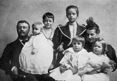 Family portrait of Theodore Roosevelt, his second wife Edith, and his five children, 1895. 1023_05_65220final