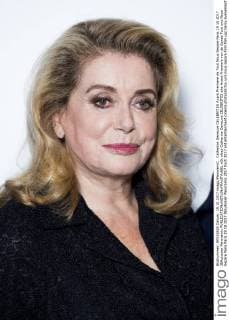 Catherine Deneuve CELEBRITES Avant Premiere de Tout Nous Separe Paris 19 10 2017 JBAutissier Panoramic 
