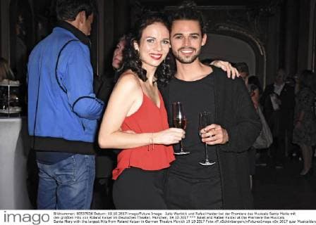 Julia Werbick und Rafael Haider bei der Premiere des Musicals Santa Maria mit den größten Hits von Roland Kaiser im Deutschen Theater. München, 19.10.2017
