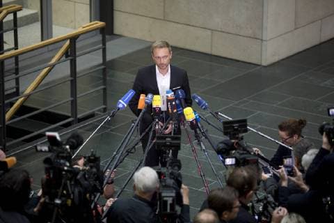 Deutsche Parteien: FDP. Scheitern der Jamaika-Sondierungsgespräche 2017 Bilder des Tages Deutschland, Berlin, Bundestag, Sondierungsgespräche zur Regierungsbildung nach der Bundestagswahl 2017 zwischen CDU CSU, FDP und B90 Grüne, Christian Lindner FDP, 20.10.2017 *** Germany Berlin Bundestag Exploratory talks to Government after the Federal election 2017 between CDU CSU FDP and B90 green Christian Lindner FDP 20 10 2017