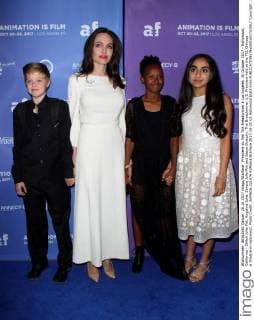 Premiere du film The Breadwinner à Los Angeles. 20 October 2017 - Hollywood, California - Shiloh Jolie-Pitt, Angelina Jolie, Zahara Jolie-Pitt and Saara Chaudry. The Breadwinner U.S. Premiere held at the TCL Chinese 6 Theatre in Hollywood. Photo Credit: AdMedia 221676 AdMedia Starface 2017-10-20 CA Hollywood Etats-Unis  Copyright: xAdMediax STAR_221676_036