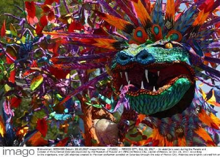 (171022) -- MEXICO CITY, Oct. 22, 2017 -- An alebrije is seen during the Parade and Contest of Monumental Alebrijes organized by the Museum of Popular Art (MPA) in Mexico City, capital of Mexico, on Oct. 21, 2017. According to the organizers, over 180 alebrijes created by Mexican craftsmen paraded on Saturday through the eets of Mexico City. Alebrijes are brightly colored folk art sculptures of fantastical creature. ) (da) (fnc) MEXICO-MEXICO CITY-CULTURAL EVENT STR 