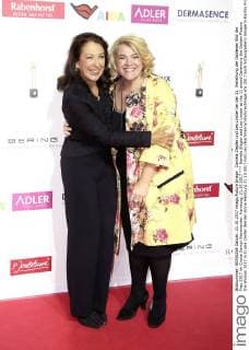 Daniela Ziegler und Lea Linster bei der 11. Verleihung der Goldenen Bild der Frau 2017 im Cruise Center Steinwerder. Hamburg, 21.10.2017