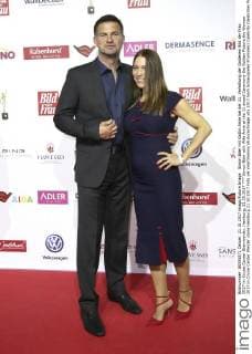 Simon Böer mit Gattin Anne bei der 11. Verleihung der Goldenen Bild der Frau 2017 im Cruise Center Steinwerder. Hamburg, 21.10.2017