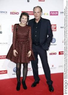 Herbert Knaup mit Preisträgerin Ninon Demuth bei der 11. Verleihung der Goldenen Bild der Frau im Cruise Center Steinwerder. Hamburg, 21.10.2017