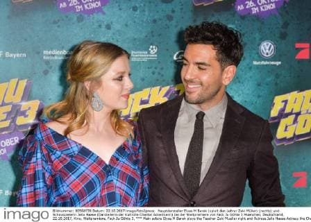 Hauptdarsteller Elyas M Barek (spielt den Lehrer Zeki Müller) (rechts) und Schauspielerin Jella Haase (Darstellerin der Kultrolle Chantal Ackermann) bei der Weltpremiere von Fack Ju Göhte 3 Muenchen, Deutschland, 22.10.2017, Kino, Weltpremiere, Fack Ju Göhte 3,