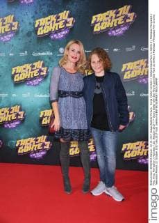 Sonja Kiefer mit Sohn Weltpremiere Fack Ju Göhte 3 Mathäser Filmpalast Film, Kino, Fernsehen München 22. Oktober 2017